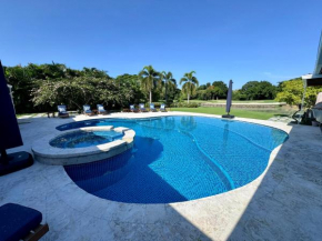 Villa Solara 6 - Luxury 6 Bedroom Villa with Pool, Golf & Lake View